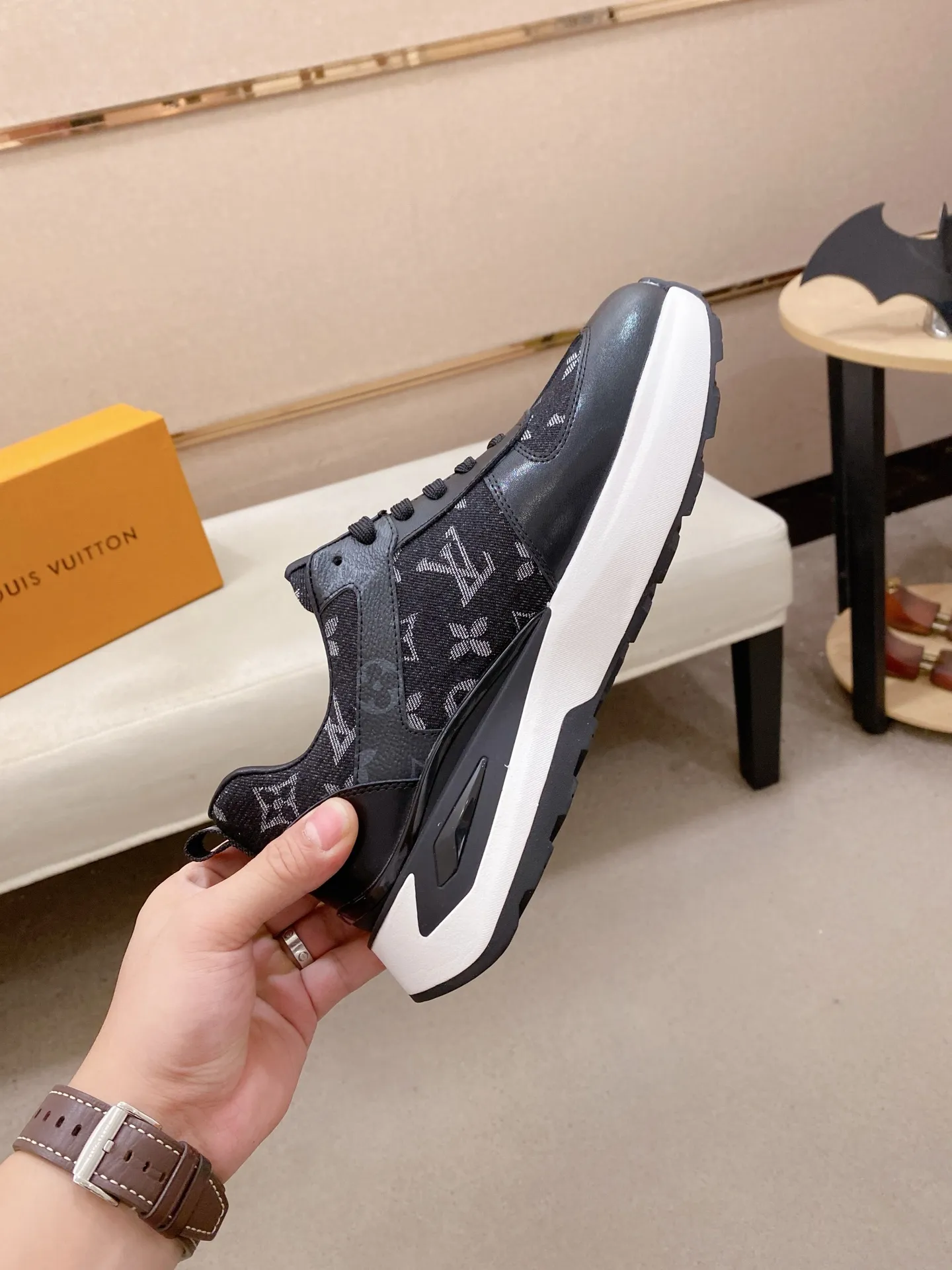 Men's shoes💰:442💰🇮🇹🇮🇹LV Louis Vuitton. The latest fashionable casual shoes are popular in physical stores. New spring and summer comfortable imported custom original cowhide, unique jacquard fabric element design. With sheepskin lining, Lv original bottom, [sun][sun] high-end packaging and high quality💪Details determine the quality, you can enter and exit the counter at will, welcome to compare🇮🇹Size 38-44